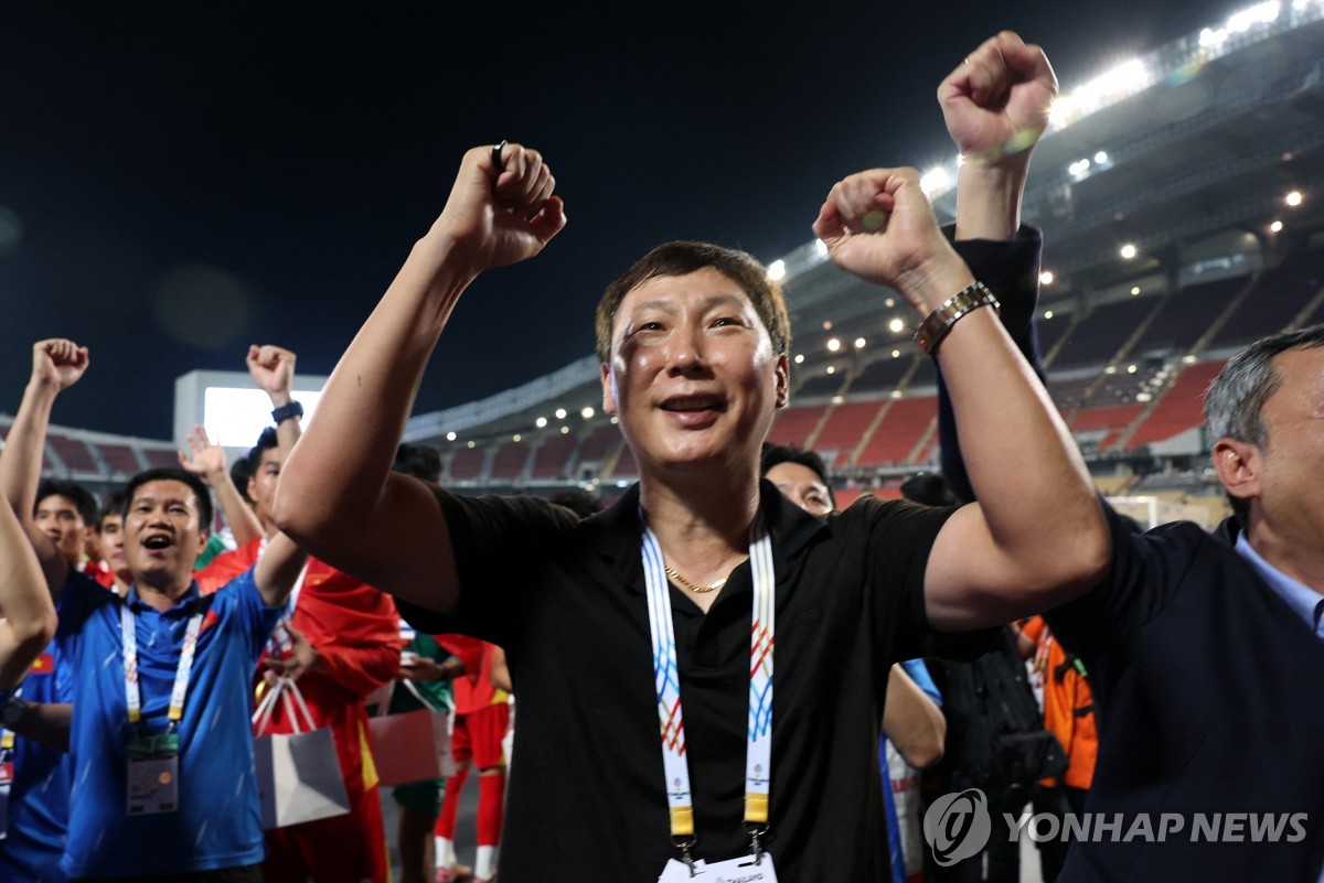 '<b>김상식 매직</b>' <b>베트남</b>, 동남아시안게임도 <b>우승</b>…'3관왕 새역사'