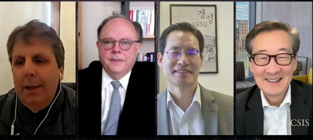 CSIS 개최 2026년 한반도정세 전망 온라인 대담 [CSIS 유튜브 계정 캡처.재판매 및 DB금지] 맨 오른쪽이 빅터 차 CSIS 한국 석좌,왼쪽에서 두번째가 시드니 사일러 CSIS 선임고문.