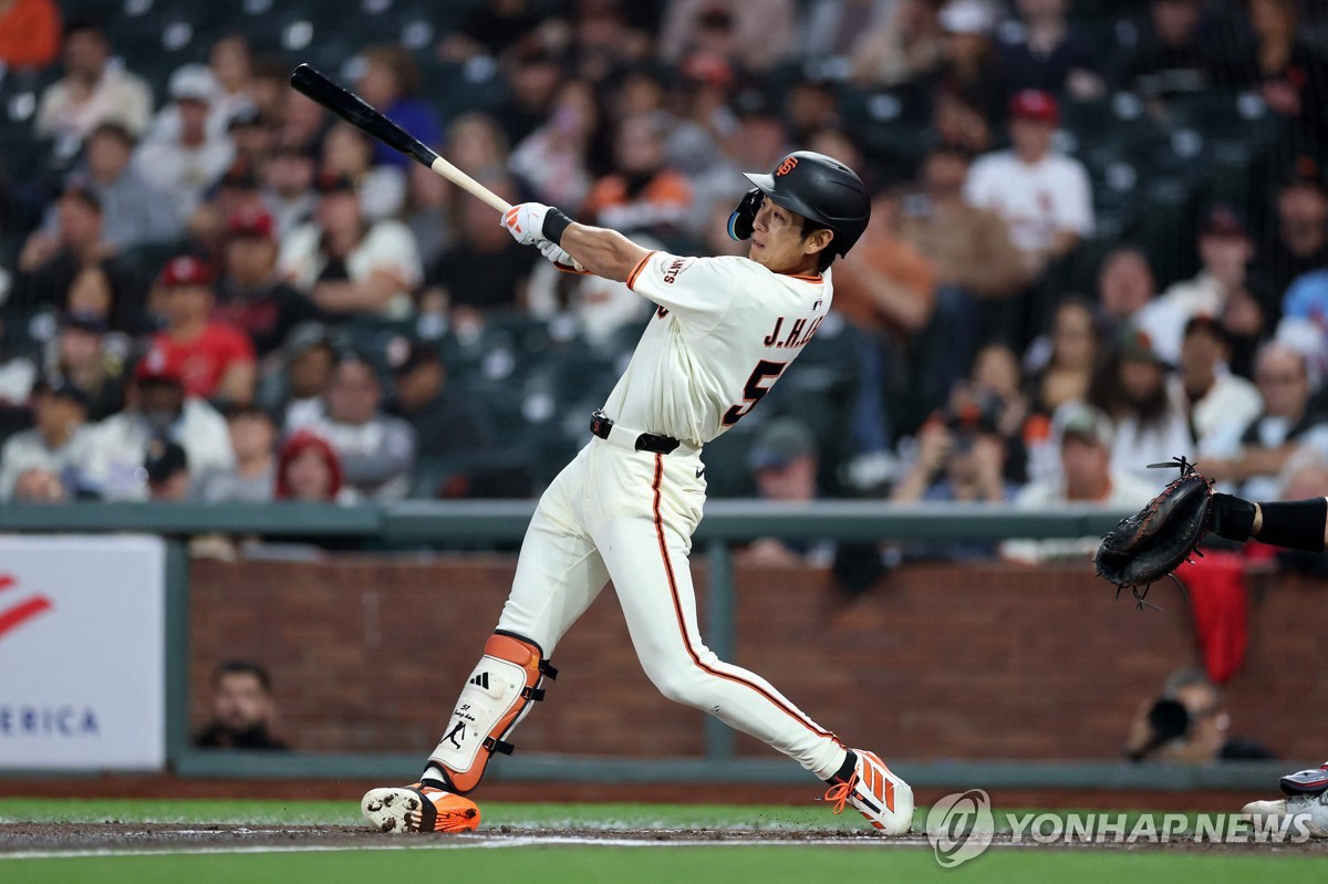 <b>이정후</b>, MLB닷컴 선정 '<b>2025 세계 올스타</b>'…오타니와 나란히