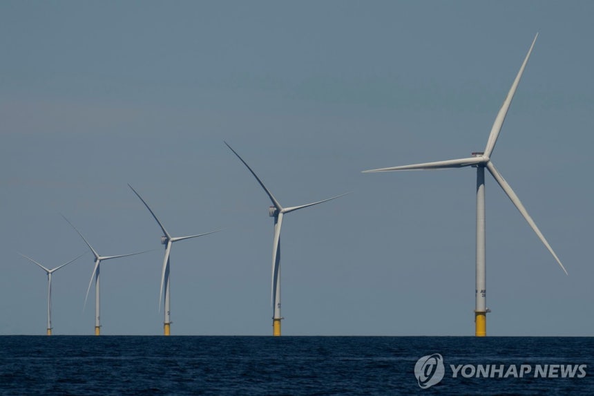 미국 매사추세츠주 해안에 설치된 풍력발전소 [AP 연합뉴스 자료사진.재판매 및 DB 금지]