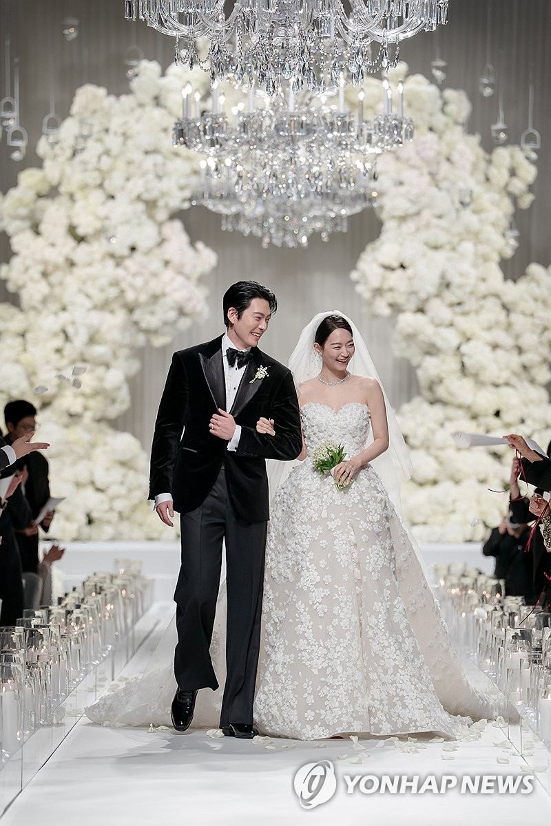 배우 <b>신민아</b>·<b>김우빈 결혼식</b>