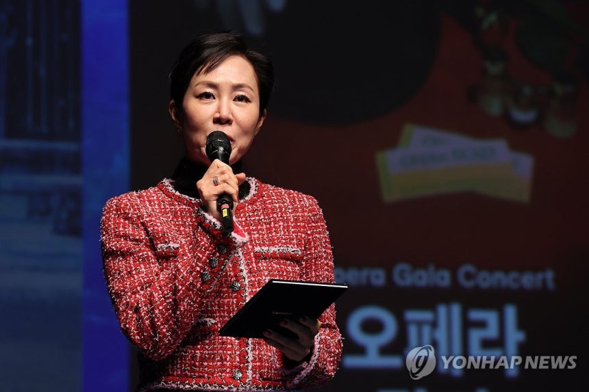 발표하는 박혜진 단장 (서울=연합뉴스) 강민지 기자 = 박혜진 서울시오페라단장이 22일 서울 종로구 세종문화회관에서 열린 '2026 세종문화회관 사업발표회'에서 프로그램 발표를 하고 있다.2025.12.22 mjk