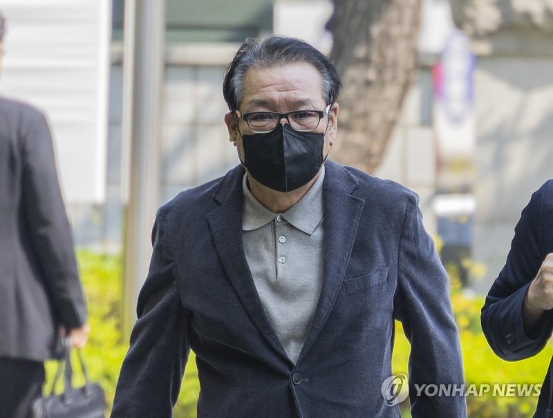 건진법사 징역 5년 구형