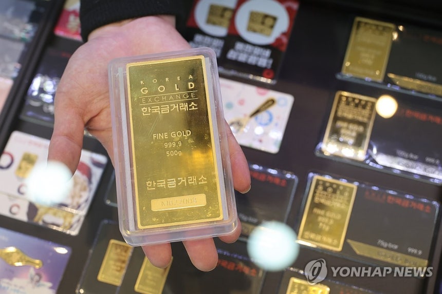 인천 중구 한국금거래소 영종도점에 전시된 골드바 [연합뉴스 자료사진.재판매 및 DB 금지]