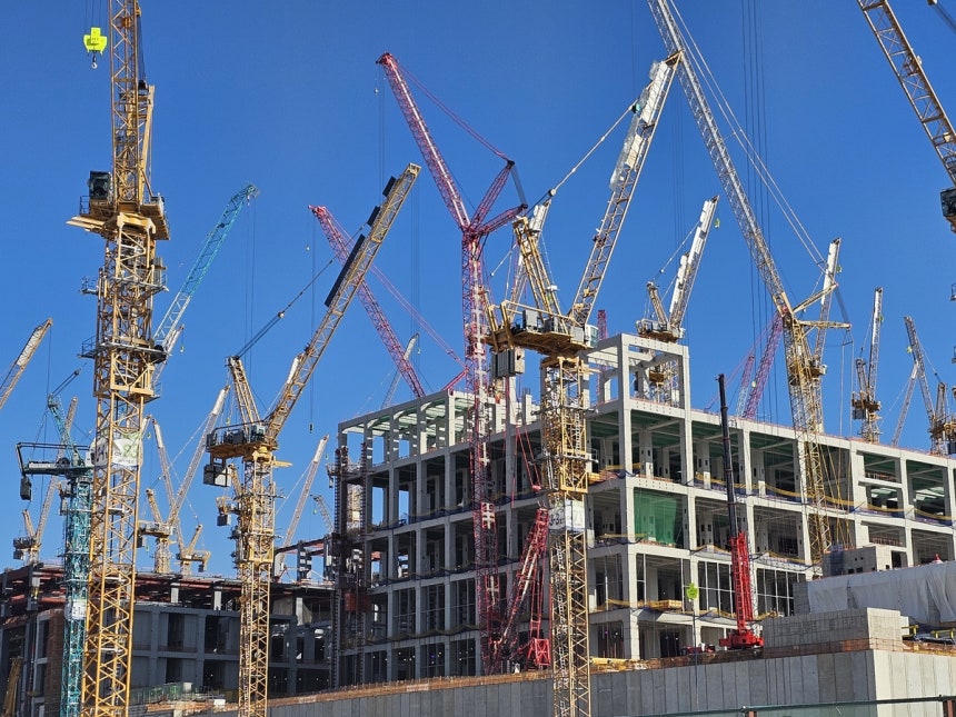 SK하이닉스 용인 클러스터 공사 현장 (용인=연합뉴스) 김민지 기자 = 지난 26일 찾은 SK하이닉스 용인 클러스터 공사 현장.첫 전진기지인 1기 팹 공사가 수십 대의 대형 크레인에 둘러싸여 한창 진행 중이다.2