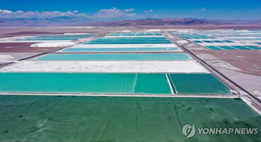 칠레 아타카마 염호 리튬 개발 현장 [AFP 연합뉴스 자료사진.재판매 및 DB 금지]