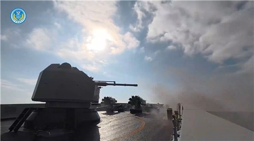 중국군 동부전구 함포 사격 모습 [동부전구 소셜미디어 캡처.재판매 및 DB 금지]