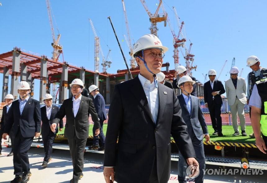 용인 반도체 클러스터 공사 현장 방문한 김민석 총리 (용인=연합뉴스) 이정훈 기자 = 김민석 국무총리가 11일 경기도 용인시 처인구 용인 반도체 클러스터 공사 현장을 방문,<a href=