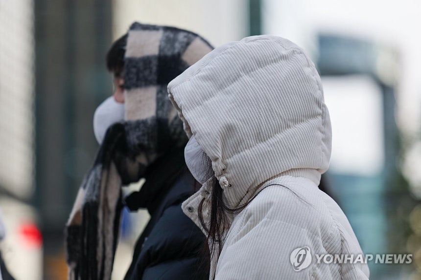 '춥다 추워' [연합뉴스 자료사진]