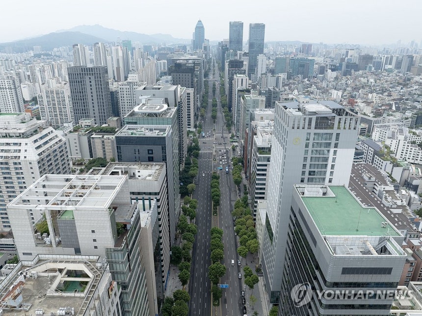 서울 강남구 테헤란로를 따라 늘어선 고층 건물들 [연합뉴스 자료사진.재판매 및 DB 금지]