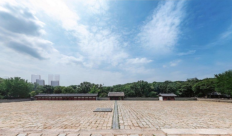 종묘 정전 상월대에서 세운지구를 바라본 시뮬레이션 (서울=연합뉴스) 오세훈 서울시장이 종묘(宗廟) 앞 세운4구역 재개발 논란과 관련 "시뮬레이션을 해보니 그렇게 압도적으로 눈 가리고 숨 막히게 하고 기를 누를 정도의