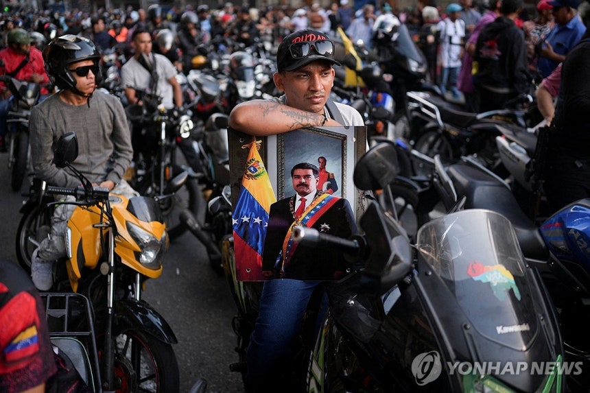 여론통제를 위해 투입된 친마두로 준군사조직 [로이터 연합뉴스.재판매 및 DB 금지]