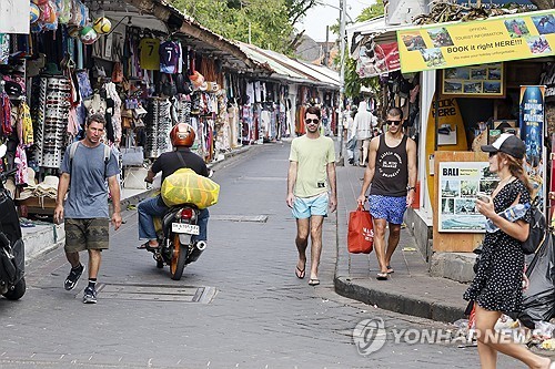 인도네시아 발리 쿠타해변 인근 거리 [EPA 연합뉴스 자료사진.재판매 및 DB 금지]
