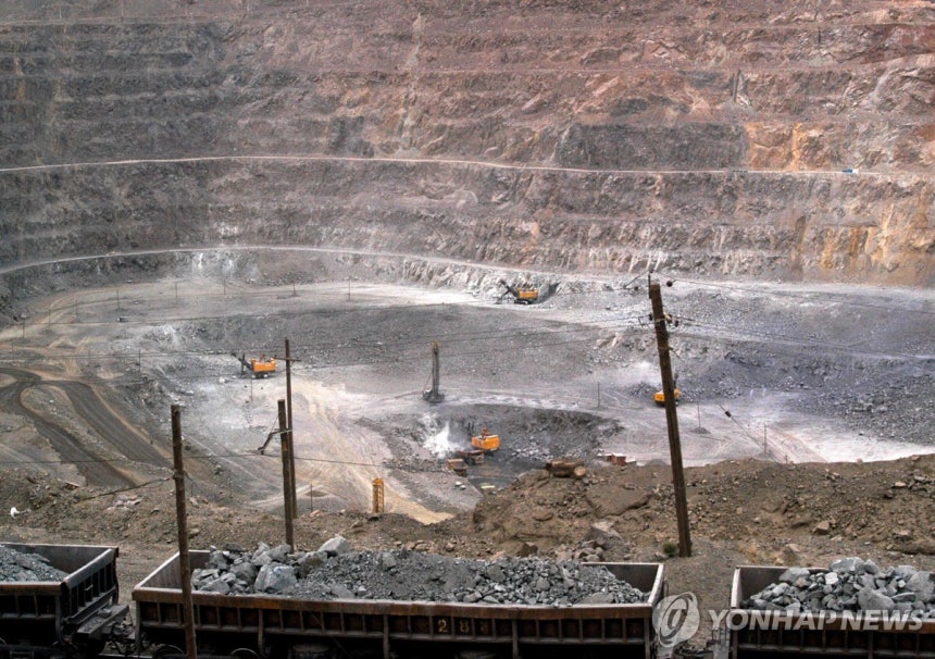 중국 네이멍구 자치구의 희토류 광산 [AP=연합뉴스 자료사진]