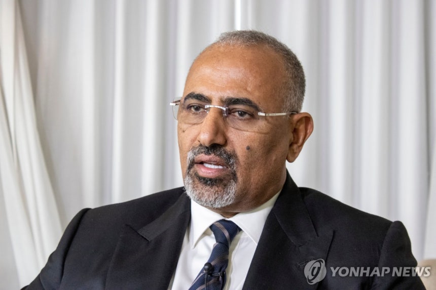 예멘 분리주의 세력 남부과도위원회(STC)의 아이다루스 알주바이디 위원장[AP=연합뉴스 자료사진]