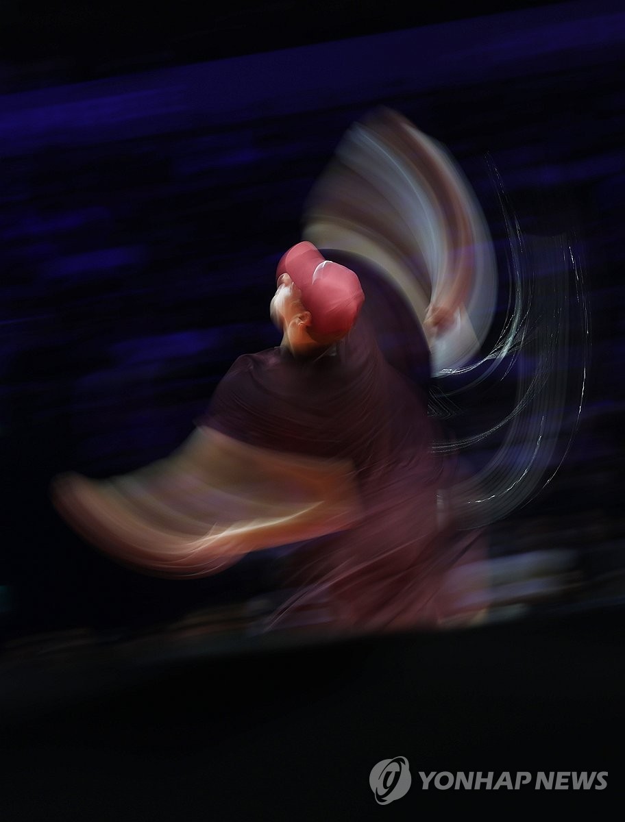 경기 펼치는 신네르