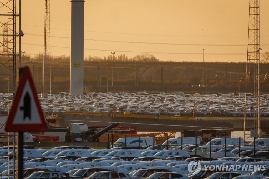 벨기에 지브뤼헤 항구에 주차된 중국 전기차들 [EPA 연합뉴스 자료사진]