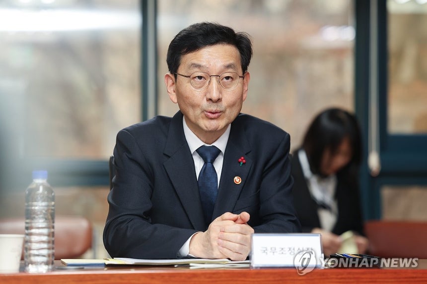 검찰개혁추진단 단장인 윤창렬 국무조정실장 [연합뉴스 자료사진]