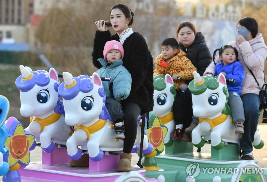 중국 안후이성 푸양의 어린이들 [AFP 연합뉴스]