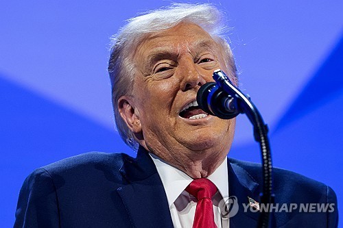 다보스포럼서 연설하는 트럼프 [스위스 다보스 로이터=연합뉴스.재판매 및 DB 금지]