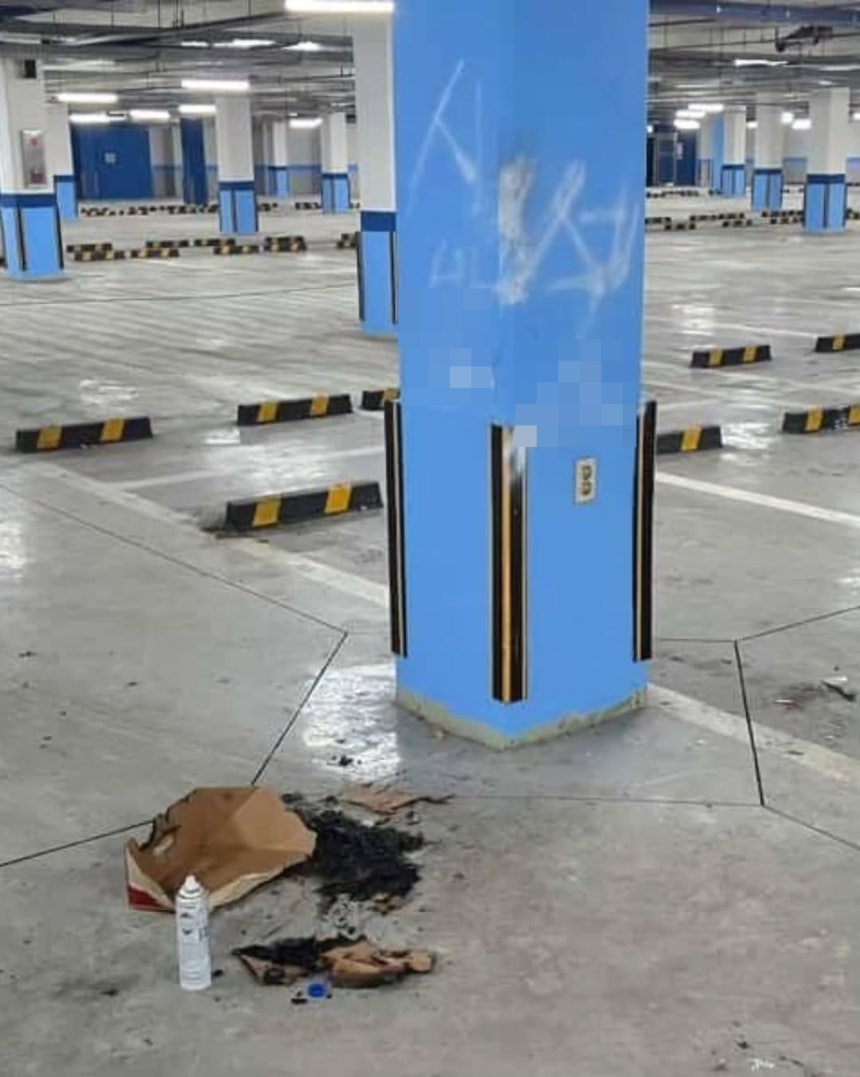 아파트 지하주차장 래커칠 [독자 제공. 재판매 및 DB 금지]