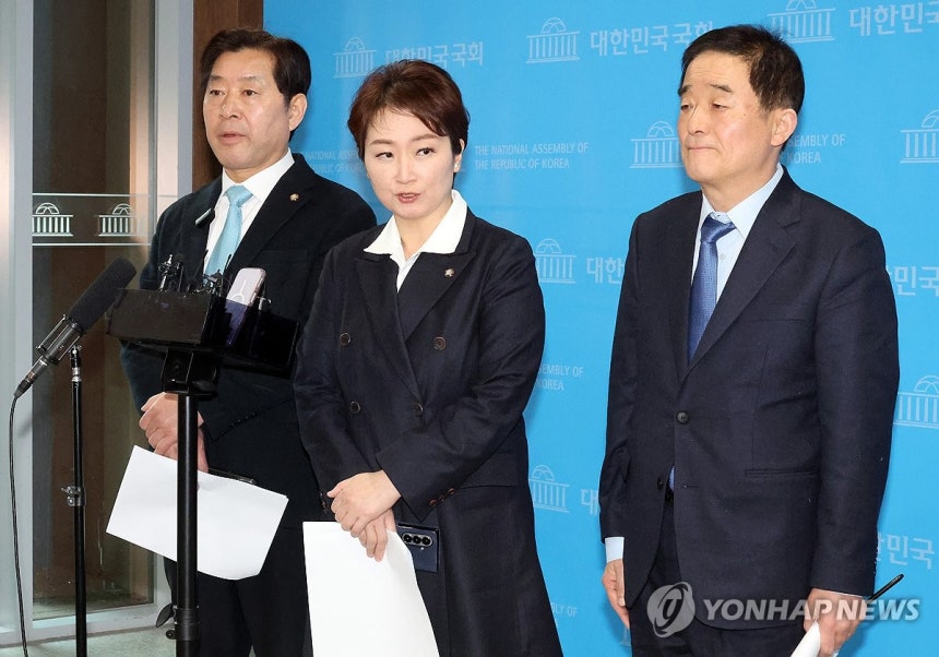 민주당 합당 논란, 대통령과 교감 없었다는 해명 나왔다