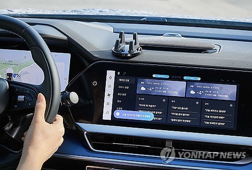 SKT,차세대 차량용 AI 에이전트 '에이닷 오토' 공개 (서울=연합뉴스) SK텔레콤은 르노코리아의 신형 차량 필랑트에 차세대 차량용 AI 에이전트인 '에이닷 오토'를 적용했다고 14일 밝혔다.사진은 운전자가 