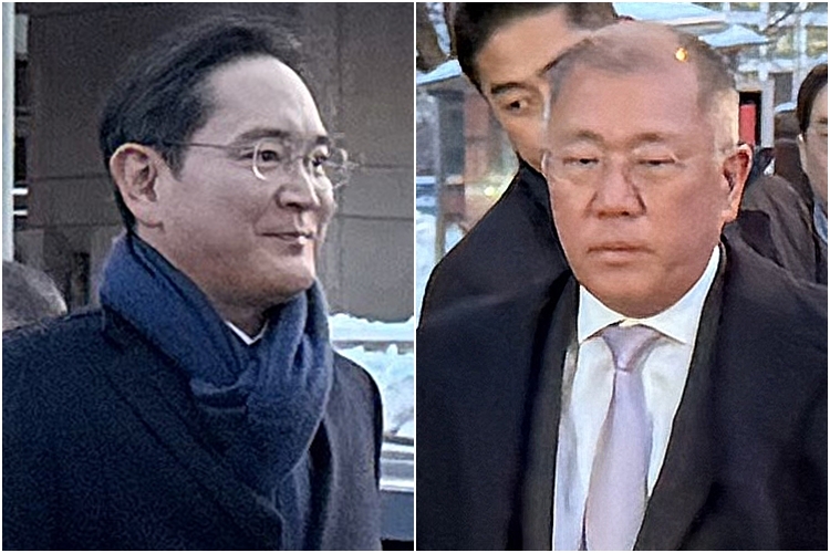 이재용 삼성전자 회장·정의선 현대차그룹 회장 (워싱턴=연합뉴스) 이유미 특파원 = 이재용 삼성전자 회장(왼쪽)과 정의선 현대차그룹 회장이 28일(현지시간) 워싱턴DC 국립아시아예술박물관에서 열린 