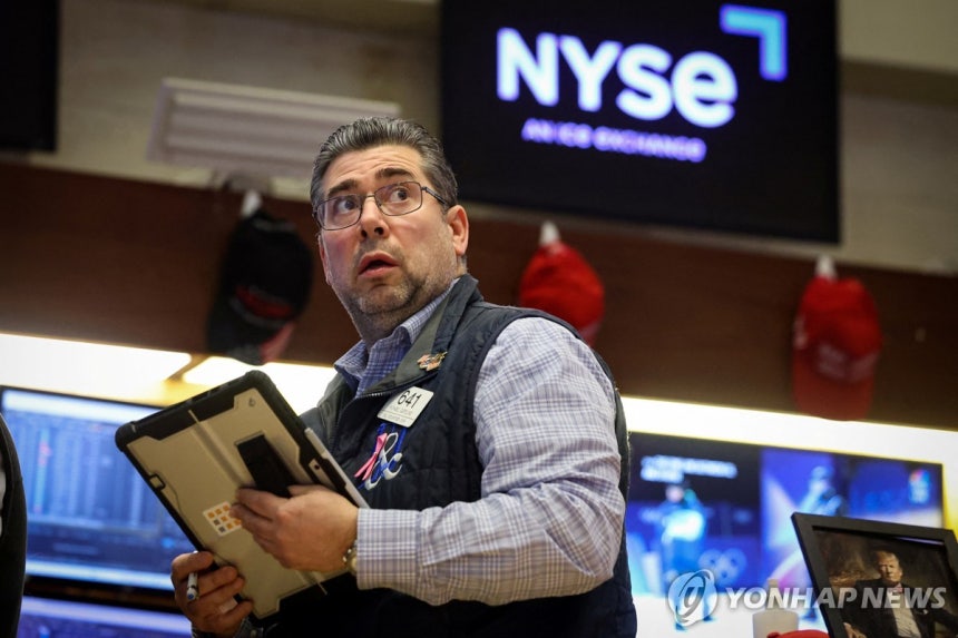 미국 뉴욕증권거래소(NYSE)의 트레이더 [로이터 연합뉴스 자료사진. 재판매 및 DB 금지]