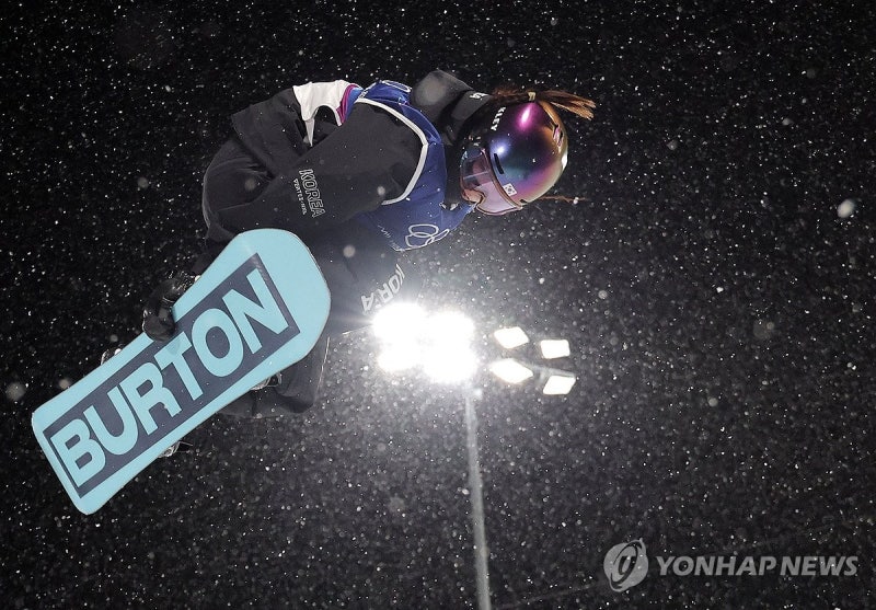 [올림픽] 17세 막내 최가온, 설원서 금메달…18세 임종언은 빙판서 동메달