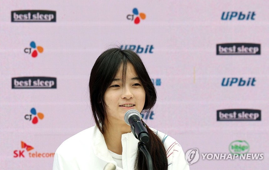 최가온, 스포츠 기자회견 진행