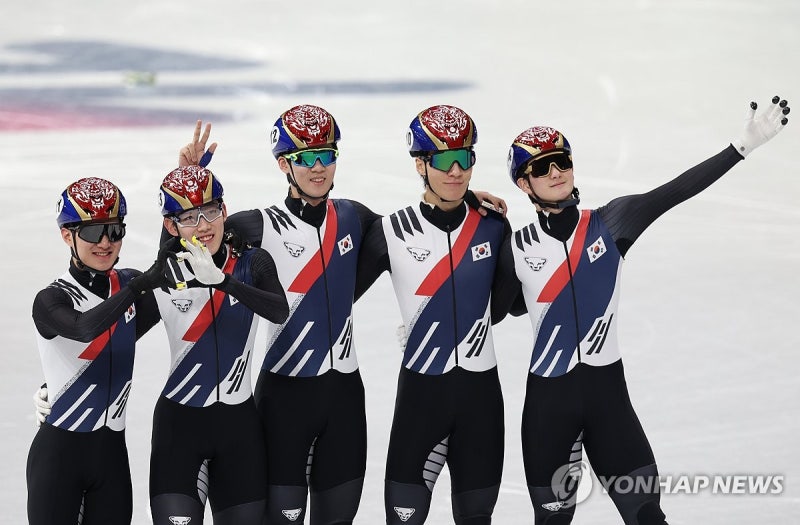 쇼트트랙 남자 대표팀, 20년 만의 계주 결승 진출