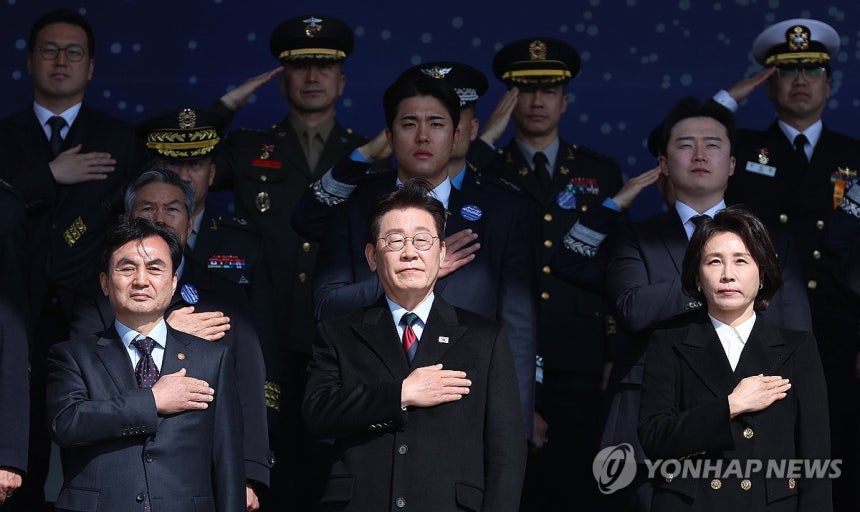 이재명 대통령, 육해공 사관학교 통합임관식 주재
