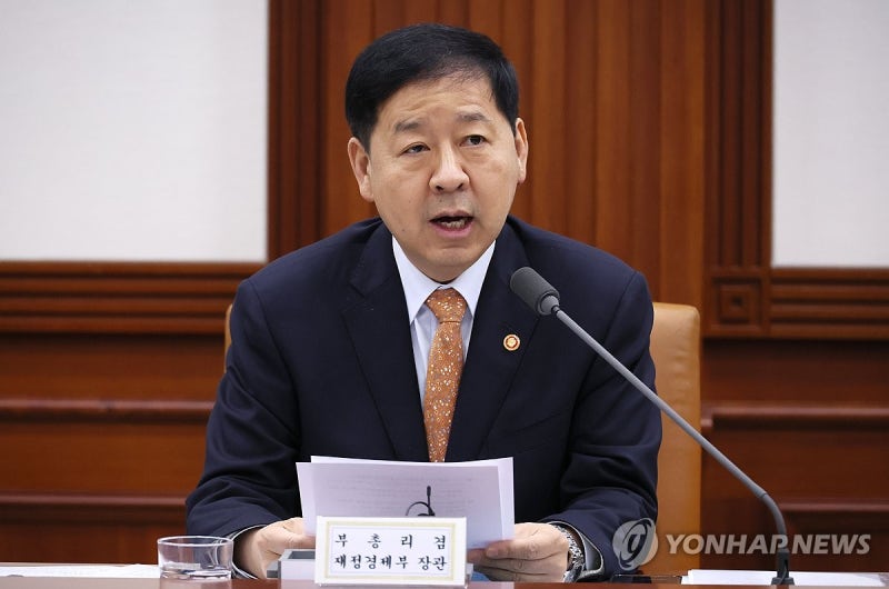 구윤철, 국익 최우선 대응