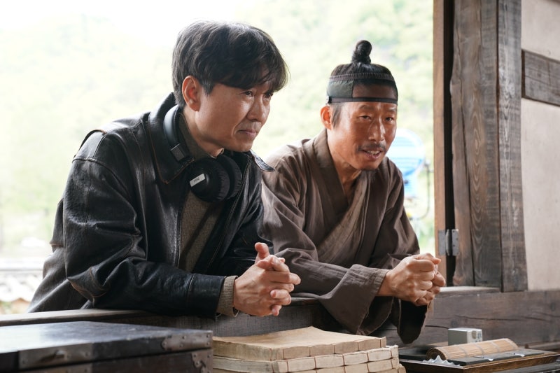 "'왕사남' 제쳤다"…유해진 신작, 개봉 첫날 벌어진 일