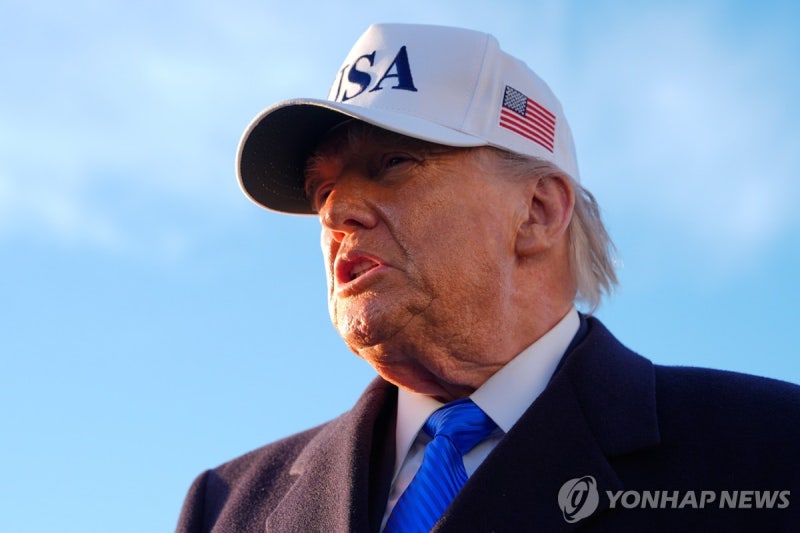 트럼프, 이란 하르그섬 군사시설 파괴