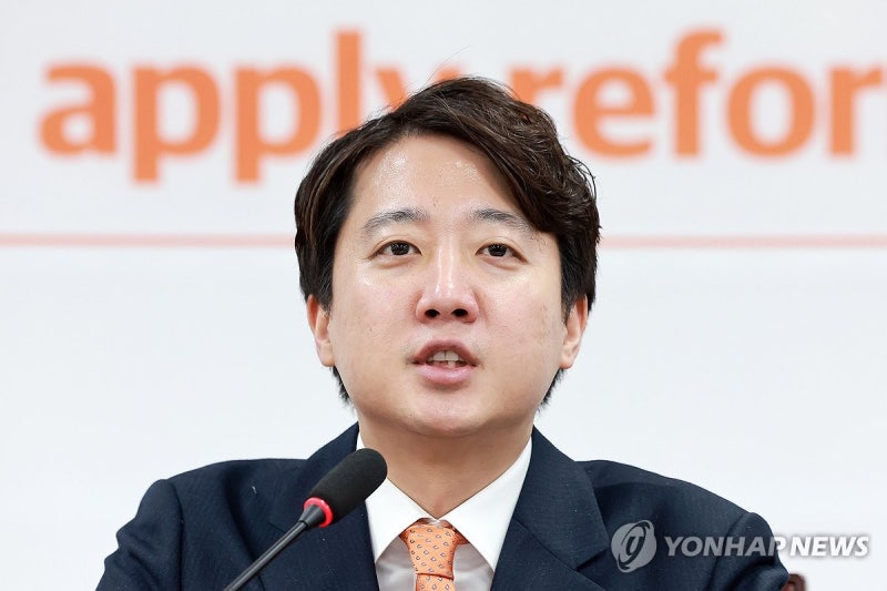 이준석 모친 악플 젓가락 미러링 성폭력법 위반 송치