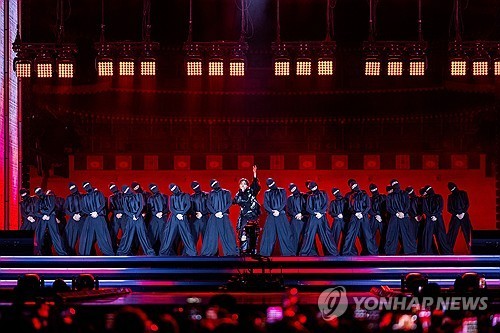 세계를 뒤흔든 방탄소년단(BTS) 광화문광장 공연 (서울=연합뉴스) 그룹 방탄소년단(BTS)이 21일 서울 광화문 광장에서 정규 5집 '아리랑'(ARIRANG) 발매를 기념해 무료 공연 'BTS 컴백 라이브: 아리랑