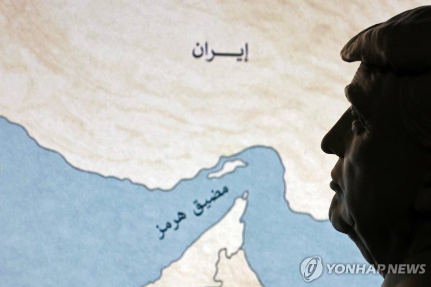 이란 남부에 있는 '글로벌 에너지 동맥' 호르무즈 해협 [로이터 연합뉴스 자료사진.재판매 및 DB 금지]