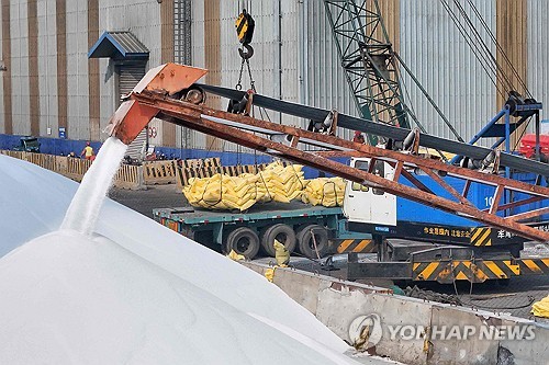 한 중국 무역항의 수출용 요소
[AFP 연합뉴스 자료사진. 재판매 및 DB금지]