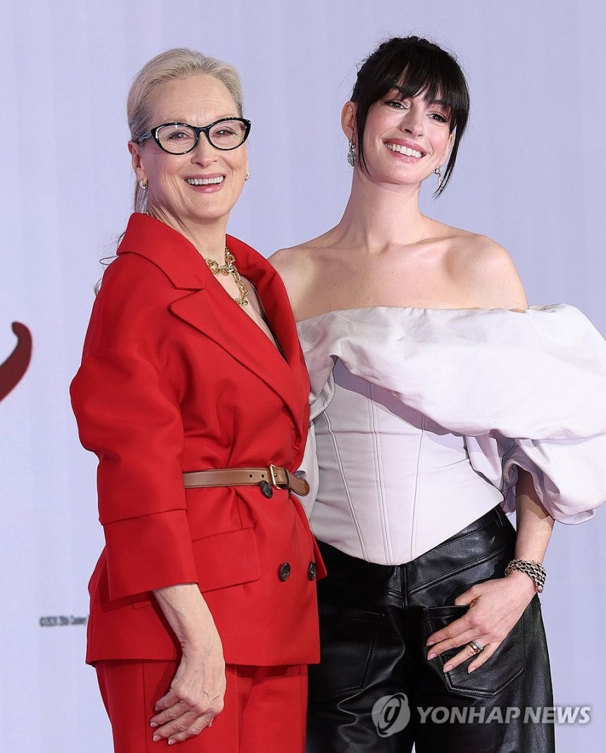 20년 만에 후속작 찍은 메릴 스트리프·앤 해서웨이 (서울=연합뉴스) 이재희 기자 = 영화 