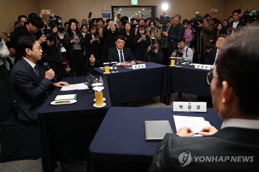 배경훈 부총리 겸 과학기술정보통신부 장관 발언
(서울=연합뉴스) 박동주 기자 = 9일 서울 강남구 한국과학기술회관에서 열린 '부총리 겸 과학기술정보통신부 장관-통신사 CEO 간담회'에서 배경훈 부총리 겸 과학기술정보