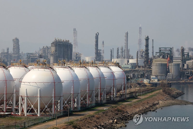 석유 제품 매점매석 금지 정책 시행