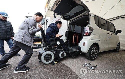 ��ü������� ž�� ü��
    (����=���մ���) ����ö ���� = 9�� ���� �������� ���ǵ����� ��ȭ�Ǹ��翡�� ���� 2026 ���༭�� ������������ �� �������� ��ü������� ž�� ü���� �ϰ� �ִ�. 2026.4.9
