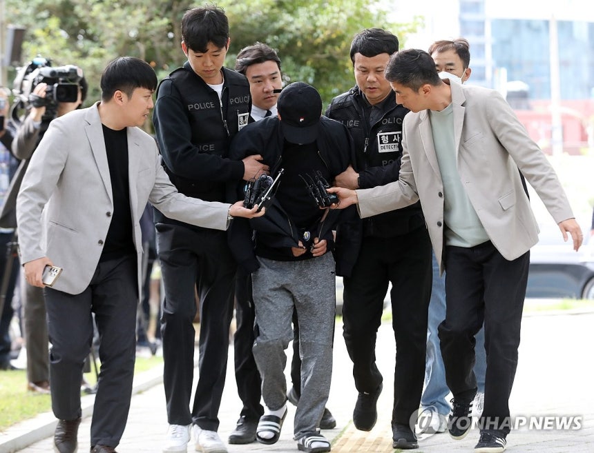 화물연대 사망사고 운전자 법원 출석 [연합뉴스 자료사진]