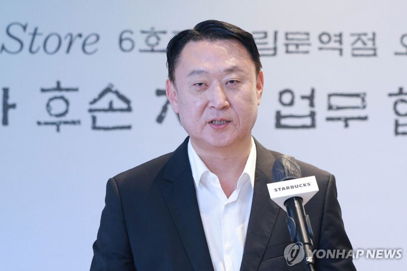 정용진, '탱크데이' 스타벅스 대표 전격 경질…담당 임원도 해임(종합)