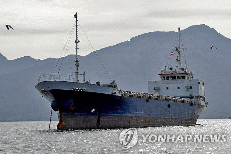 韓유조선 호르무즈 통과 중…이란과 협의 거쳐 통행료 내지 않아