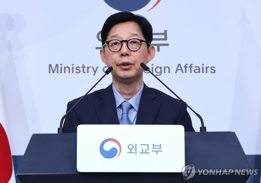 박윤주 외교1차관, 나무호 피격 조사결과 브리핑 (서울=연합뉴스) 안정원 기자 = 박윤주 외교부 1차관이 27일 오후 서울 종로구 정부서울청사 별관 외교부에서 호르무즈 해협에서 피격된 한국 선박 HMM 나무호 조사결
