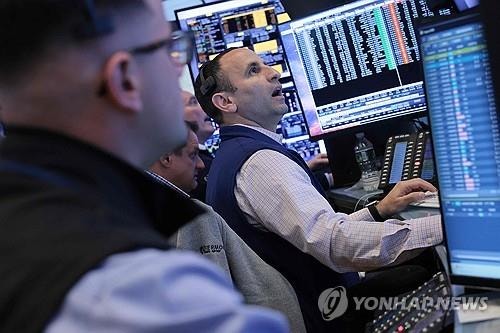 <b>뉴욕증시</b> 3대지수 유가 반등에도 <b>최고</b>치 마감…나스닥 0.4%↑
