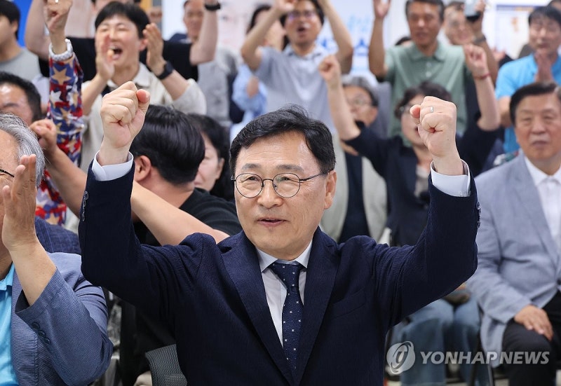 교육감 선거는 진보 진영의 완승 분위기인 듯?